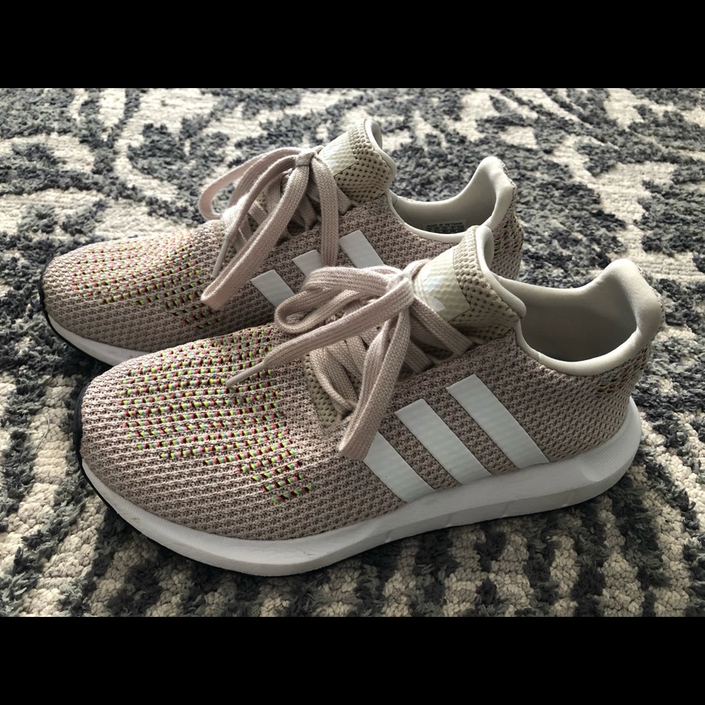 Adidas Swift Run